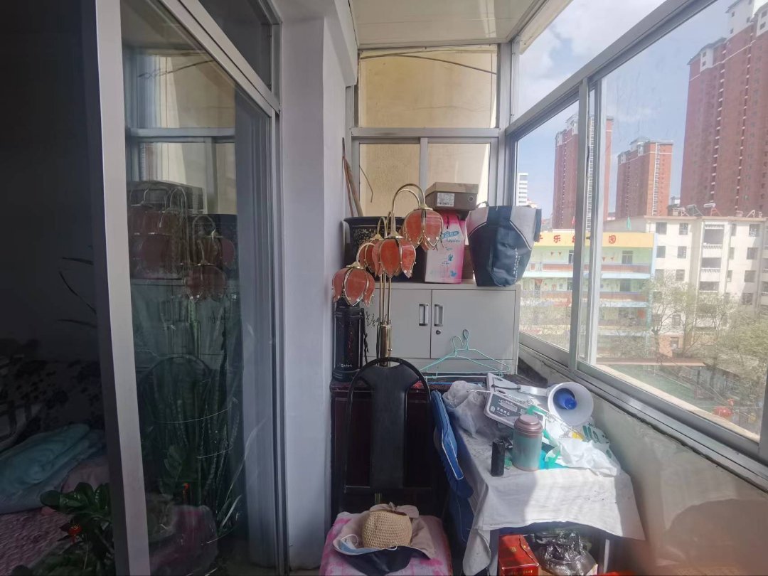 敬东厂家属院,敬东厂家属院临近大城学校9