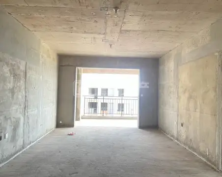 博望龙廷二区3室2厅2卫朝南北毛坯