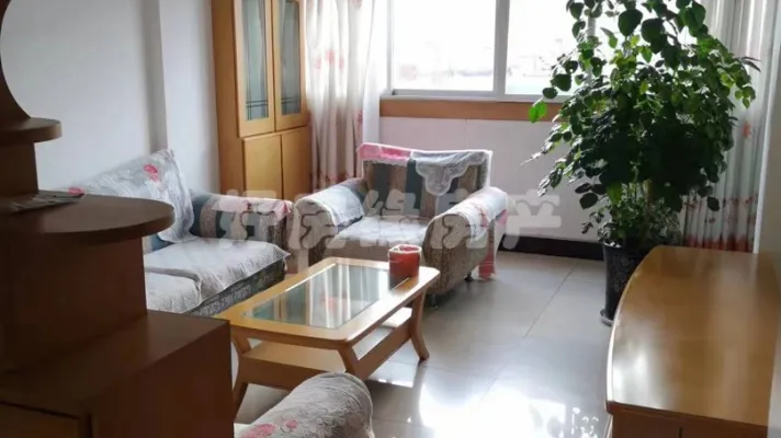 金湖西路金湖明珠旁云锡机厂好房出售（急售）