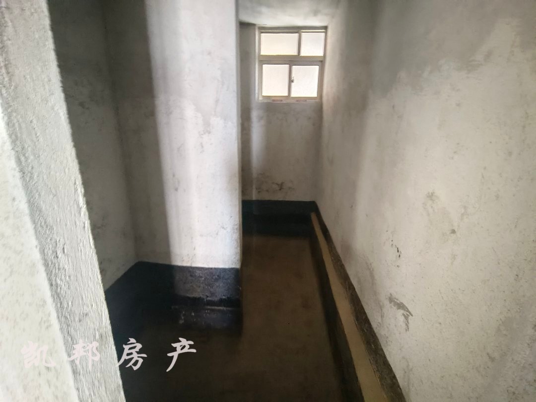 田阳县城中毛坯3室2厅2卫二手房出售5