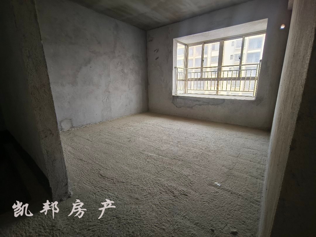 田阳县城中毛坯3室2厅2卫二手房出售6