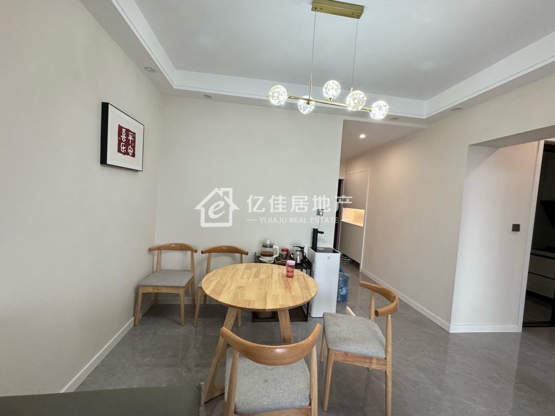 绿洲望嵩文化广场,南北通透采光好视野开阔！市中心7