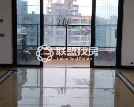 盛世汇景4室2厅2卫朝东南精装