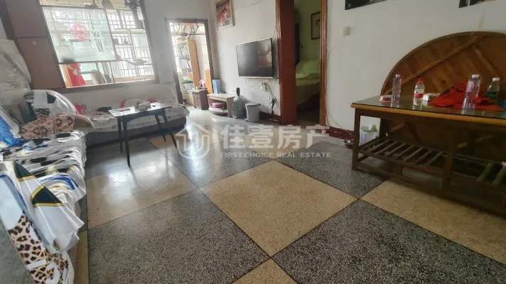 南城体育馆附近步梯好房