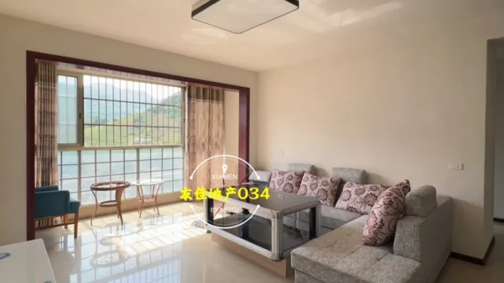 15241北辰苑套三出售，朝东的采光很好，需一次性