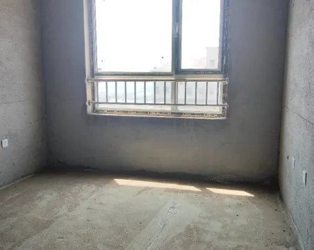 红郡豪庭3室2厅2卫毛坯