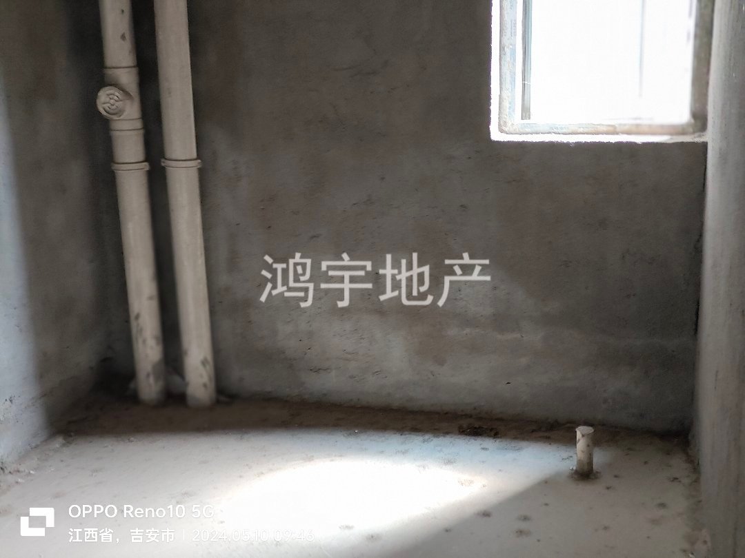 山水国际,正中朝南采光好，大三房，房产证满两年可按揭。8