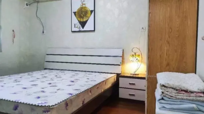 滨江路花台小区多层5楼，两室南北通透，业主急售