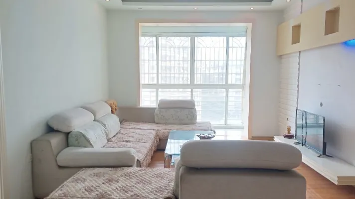 爵仕蓝岛二楼，二室二厅，老证，三十多米