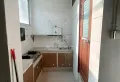 步行街附近的二房一厅出售。3