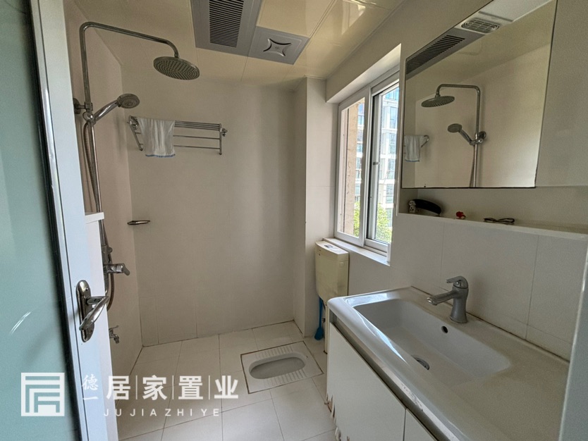 湖滨领地,湖滨领地黄晶楼层 39万元80㎡2室2厅1卫1阳台精装8