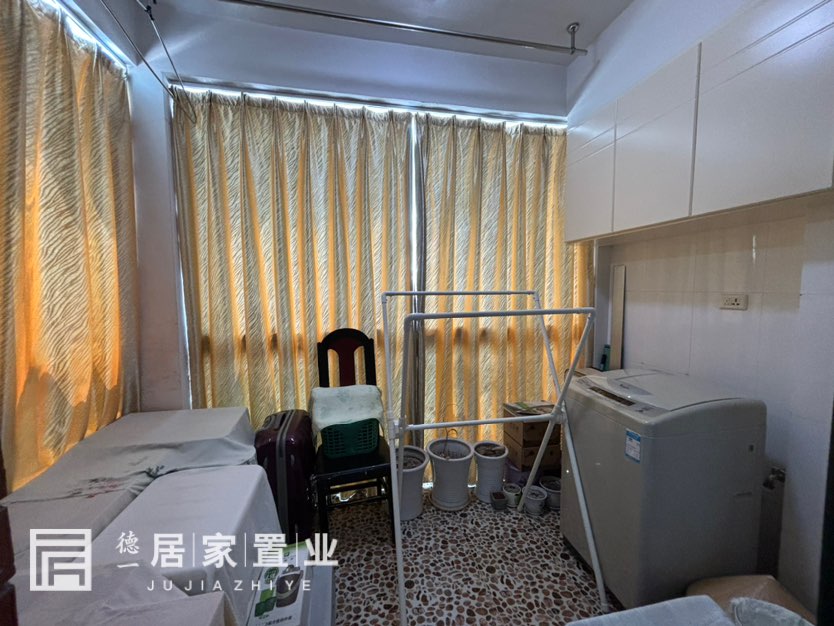 湖滨领地,湖滨领地黄晶楼层 39万元80㎡2室2厅1卫1阳台精装2