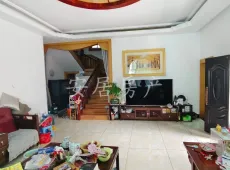 泸西县|城东小区7室3厅5卫出售