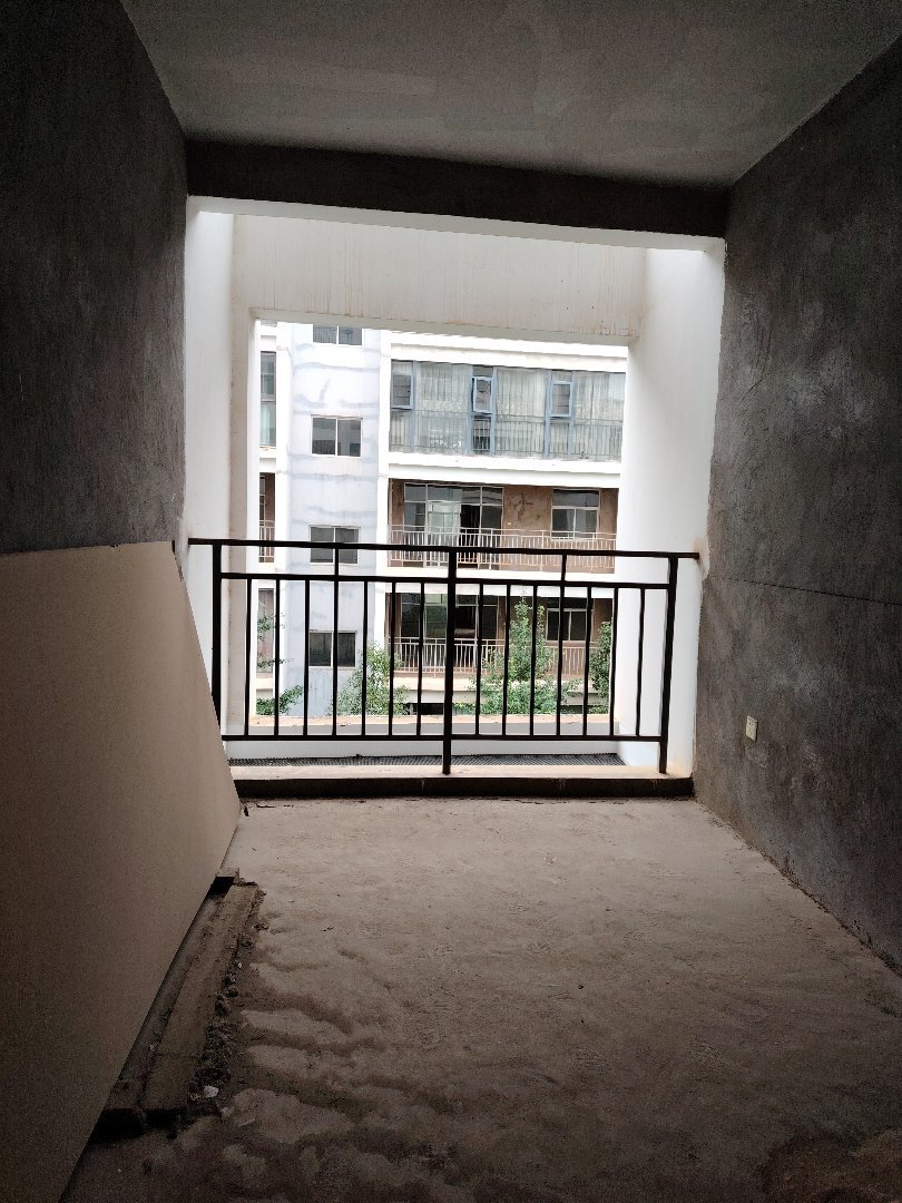 麒麟区南片区毛坯3室2厅2卫二手房出售2