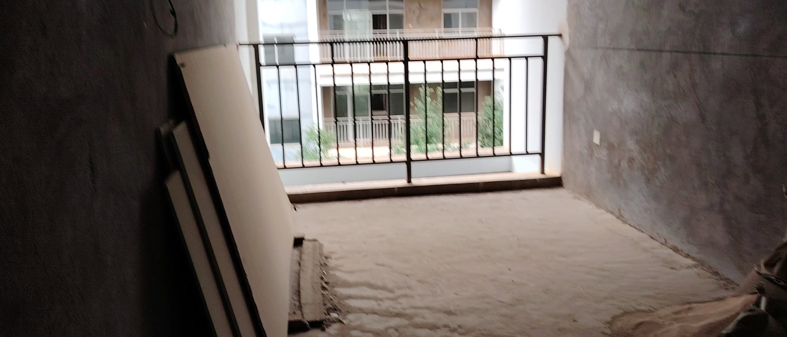 麒麟区南片区毛坯3室2厅2卫二手房出售1