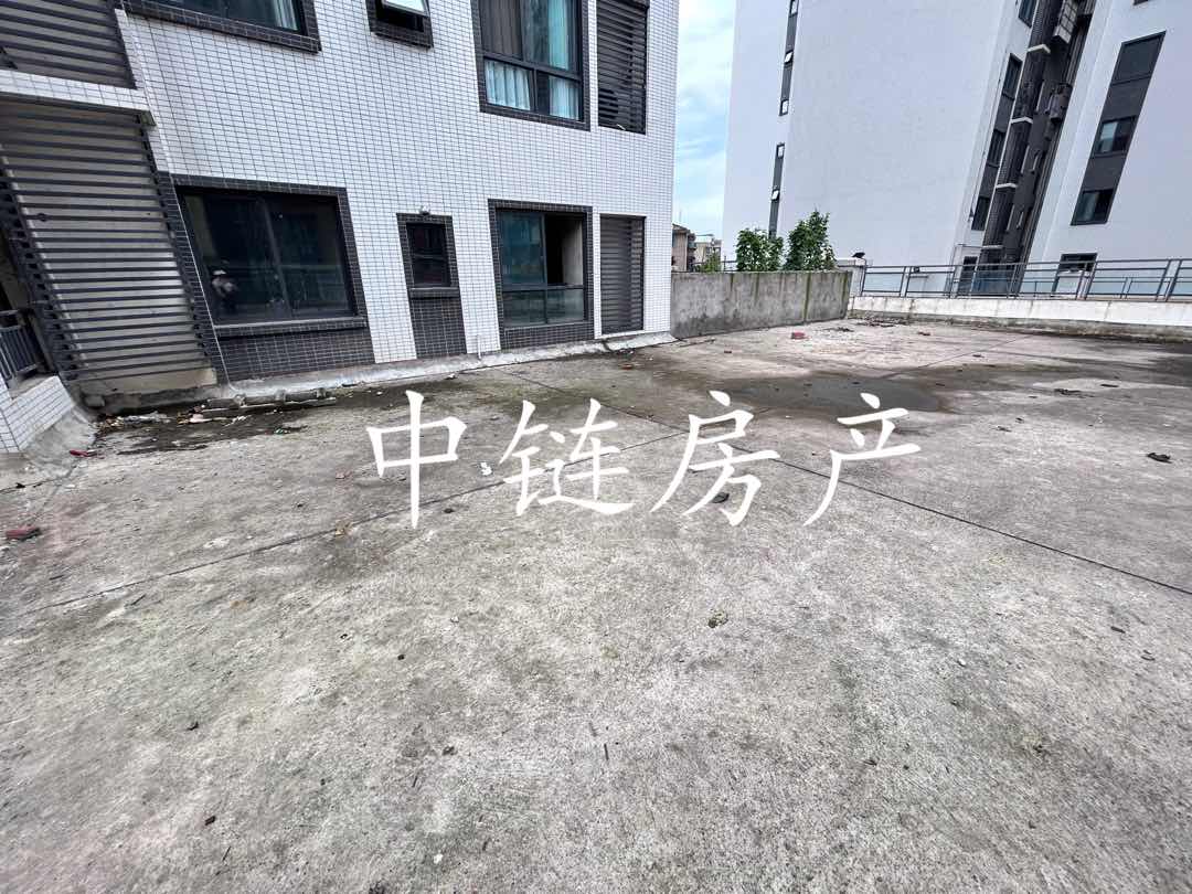 城中心超大平台，摆酒大碗都没问题-置地财富广场二手房价