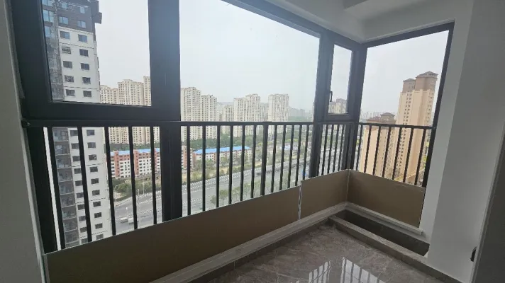 万科星光，南北通透四房