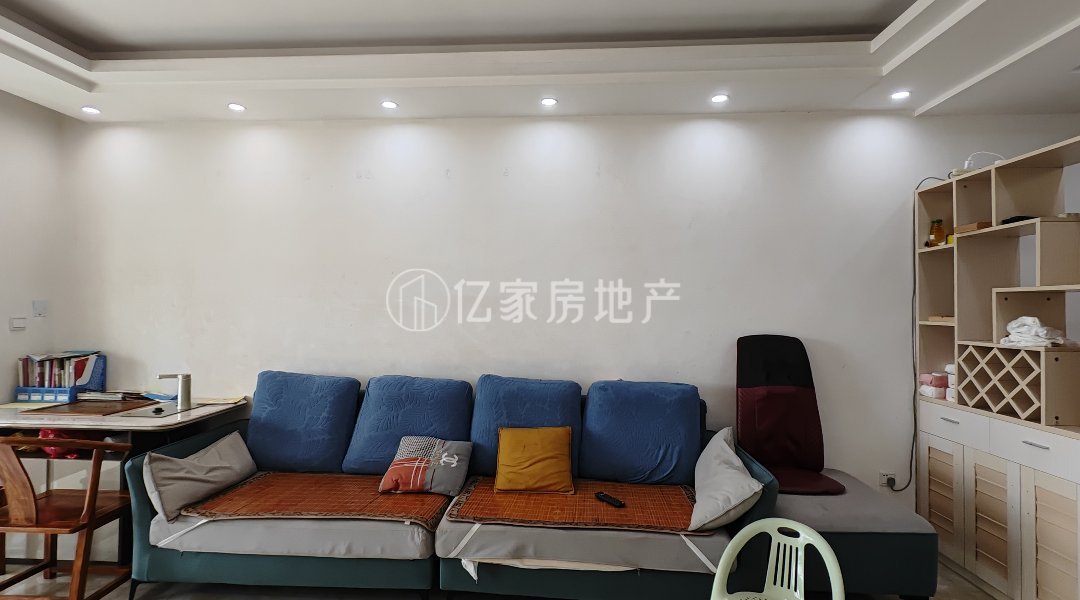 容县城北精装3室2厅2卫二手房出售9