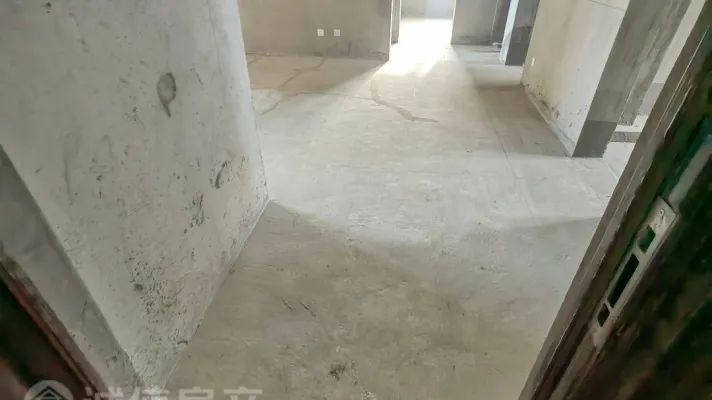 二机厂安置小区毛坯三室两厅繁华地段市中心黄金楼层四小一初中