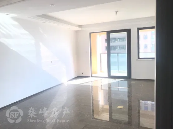 云樾东方3室2厅2卫朝南精装房源图片