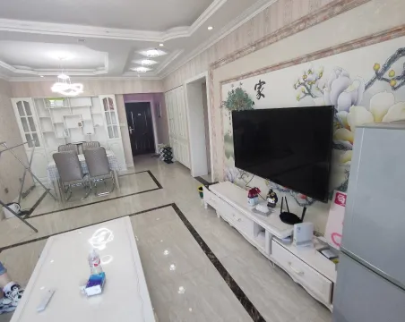 西城华府3室2厅1卫精装
