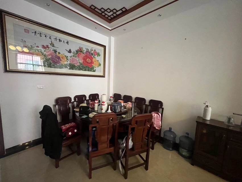 麒麟区西片区精装5室2厅3卫二手房出售3