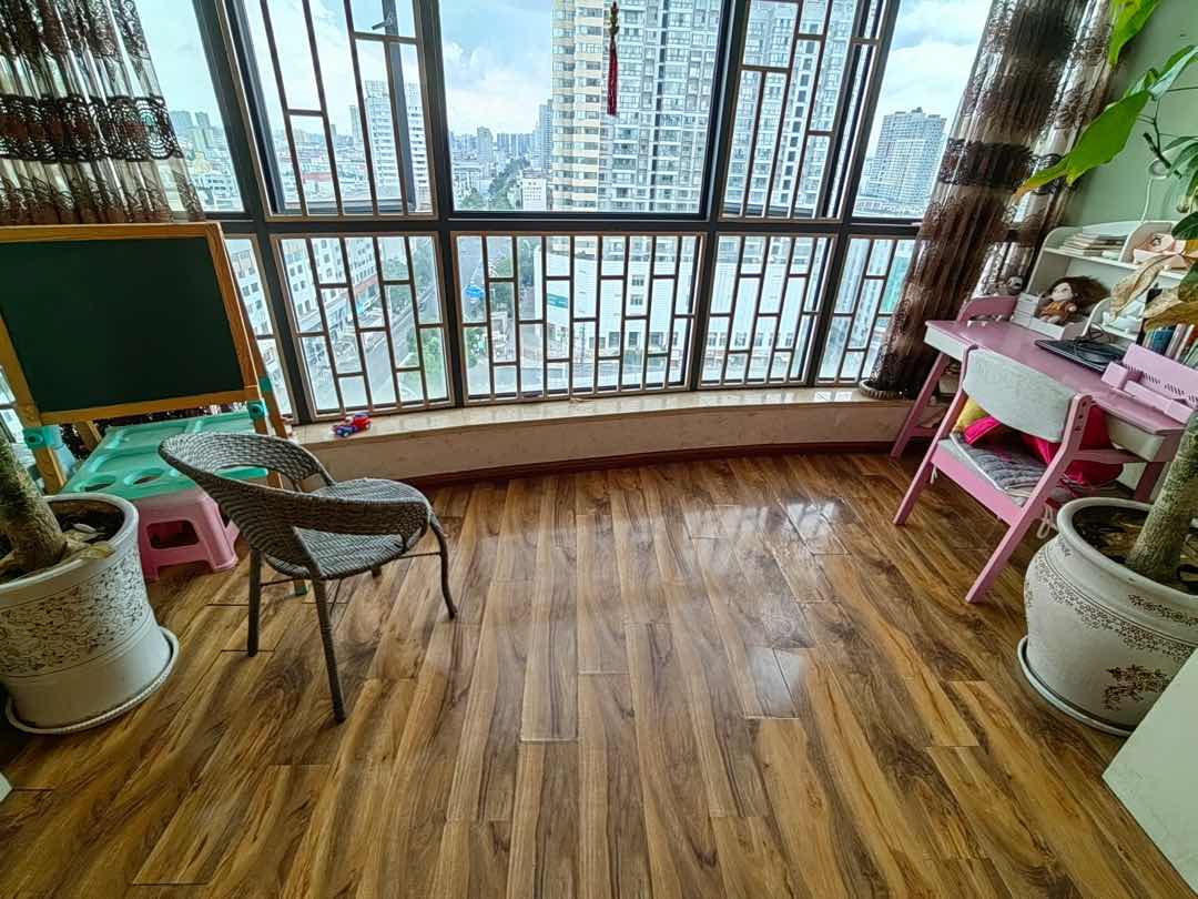 麒麟区城中精装4室2厅2卫二手房出售11
