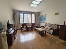 临渭区|林机厂家属院3室2厅2卫出售