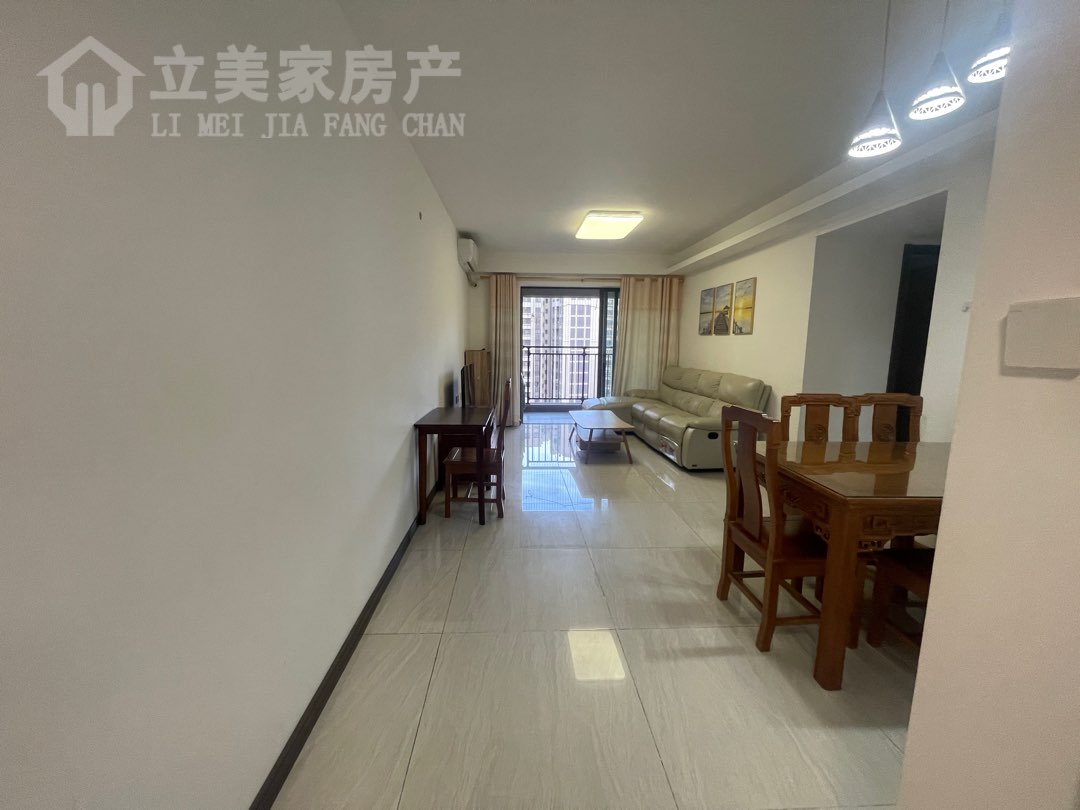 万科美的西江悦,精装3室2厅2卫1阳台地铁沿线，交通便利，舒适宜居9