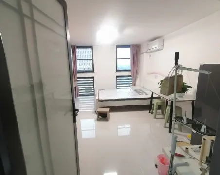 业勤园2室1厅2卫朝南毛坯