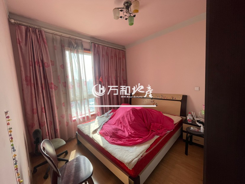 龙祥凤凰城,精致套二配套齐全干净整洁安静，客厅有空调扇两个卧室都是新空调3
