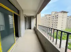 新城区|华清学府城3室2厅1卫出售