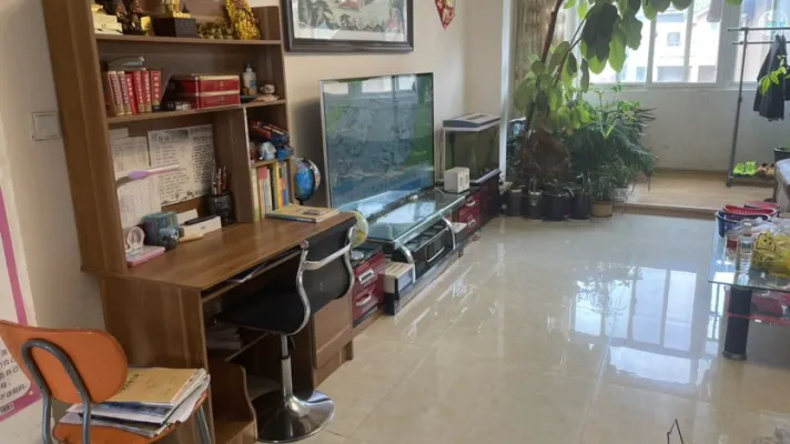 都市森林三室两厅两卫精装修