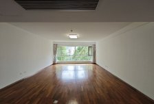 南北通透大四居 户型方正 主卧带室内阳台
