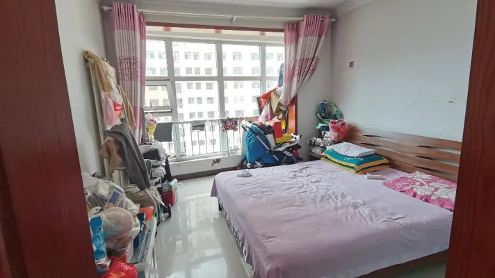 潞安颐龙湾好房出售！此房两证全！房主急售，价格可议！