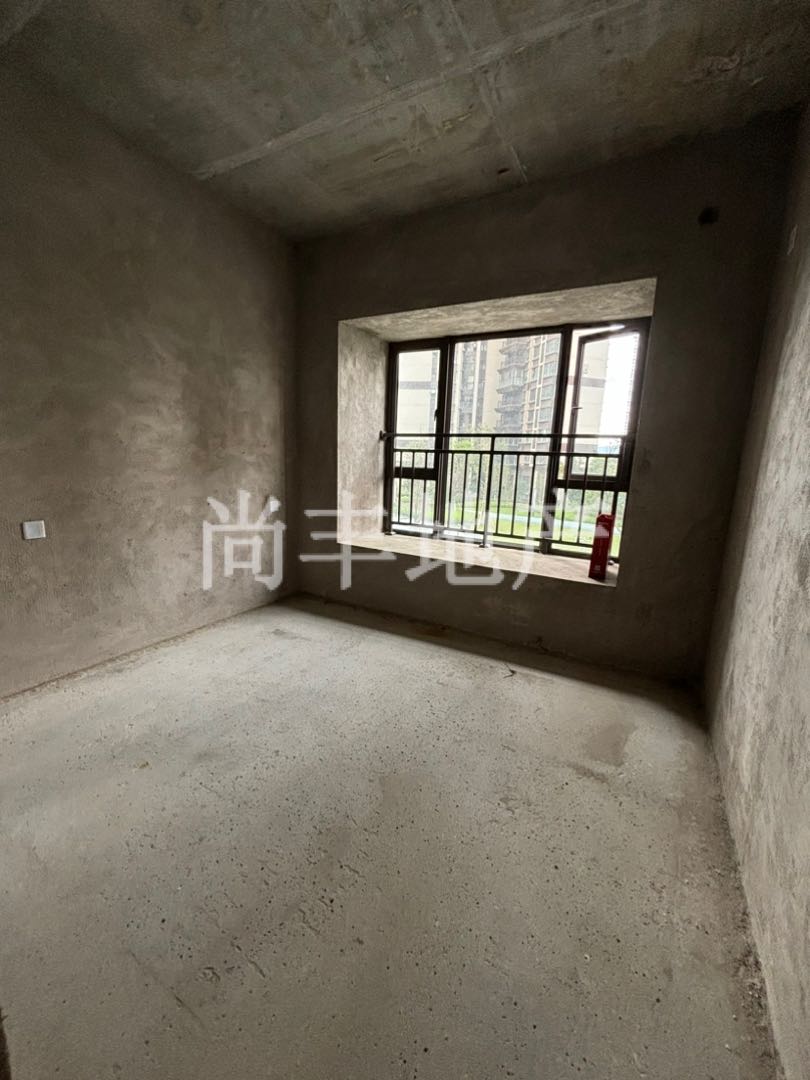 麒麟区西片区毛坯4室2厅2卫二手房出售3