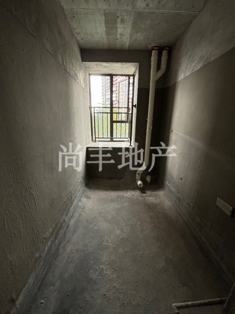 麒麟区西片区毛坯4室2厅2卫二手房出售13