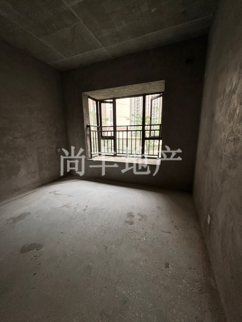 麒麟区西片区毛坯4室2厅2卫二手房出售11
