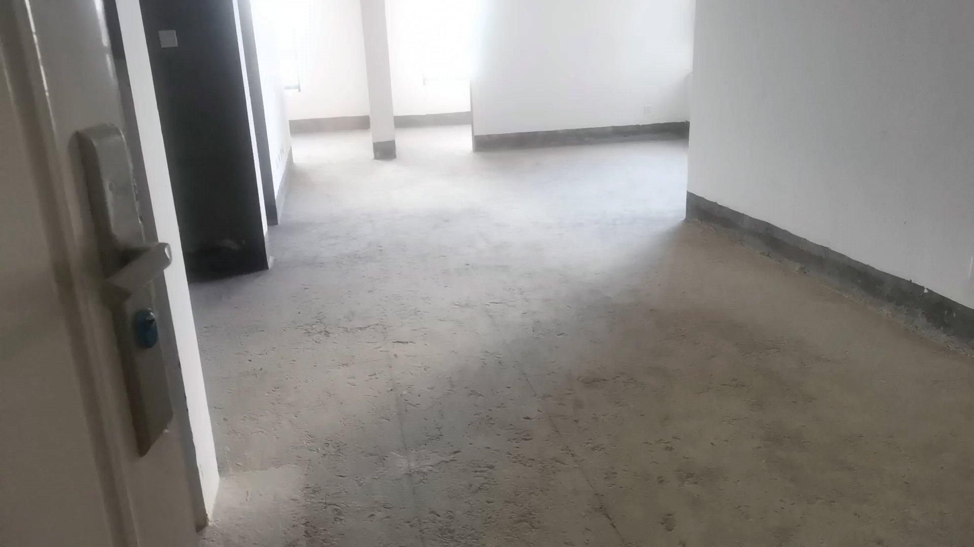 麒麟区南片区毛坯3室2厅1卫二手房出售1