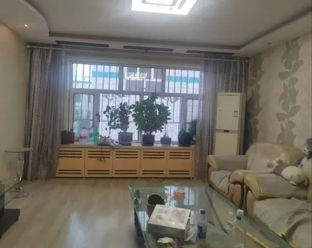 双龙社区4室1厅1卫朝南北精装