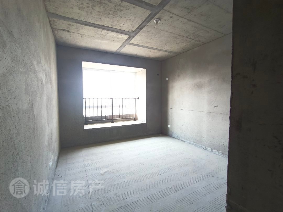 河景花园安置区,老城区电梯房，3 开间朝南户型方正6