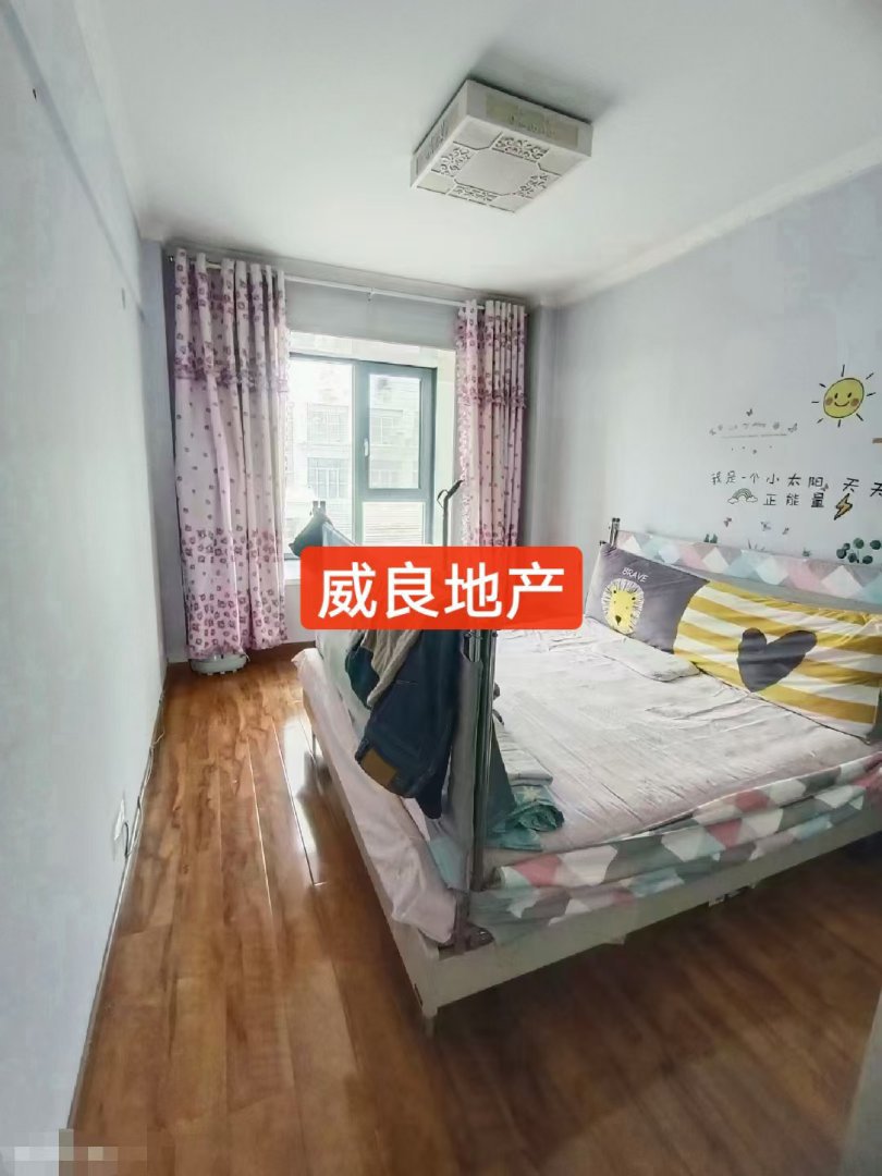 俪景御苑,楼梯房公摊面积小，可按揭，窗子全部已换，直接可住3