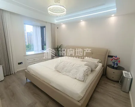 美麟大公馆南区3室2厅1卫朝南豪装