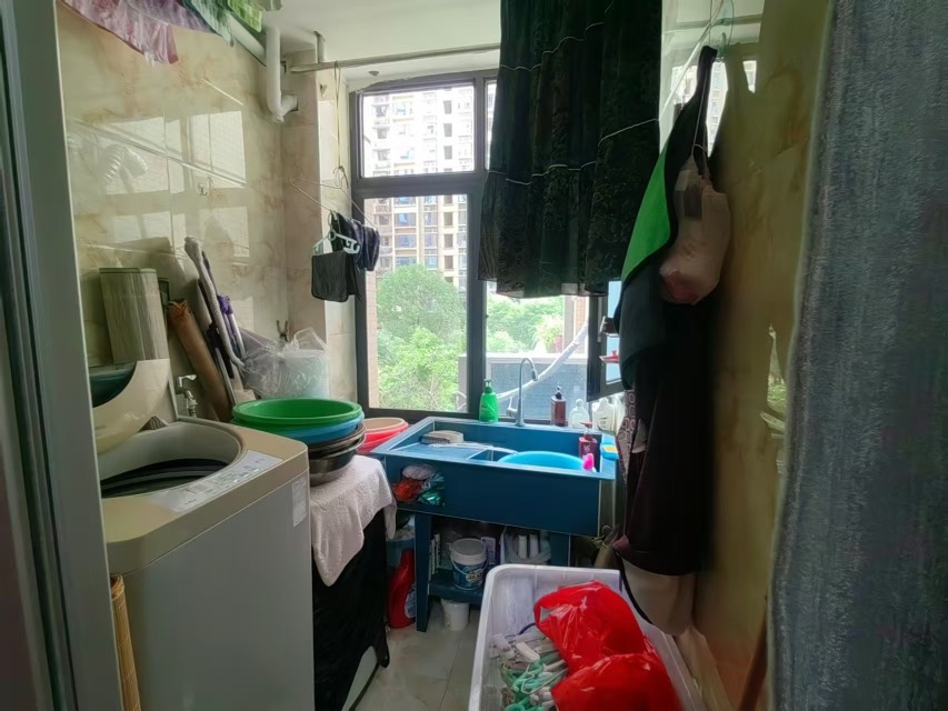 建发上郡,住家精装， 实木家具，瓷砖上墙。2