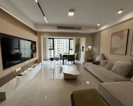 武建中港城4室2厅2卫精装