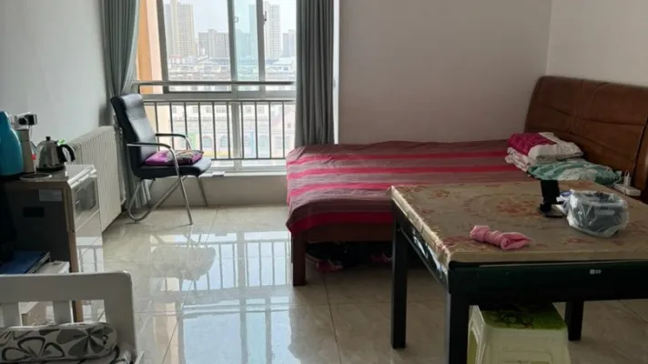 城中央二期商务大厦，大型社区，阳光充足，精装，居家选择