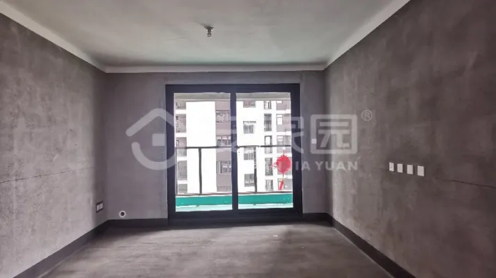 古城旁，业主急卖，带车位，