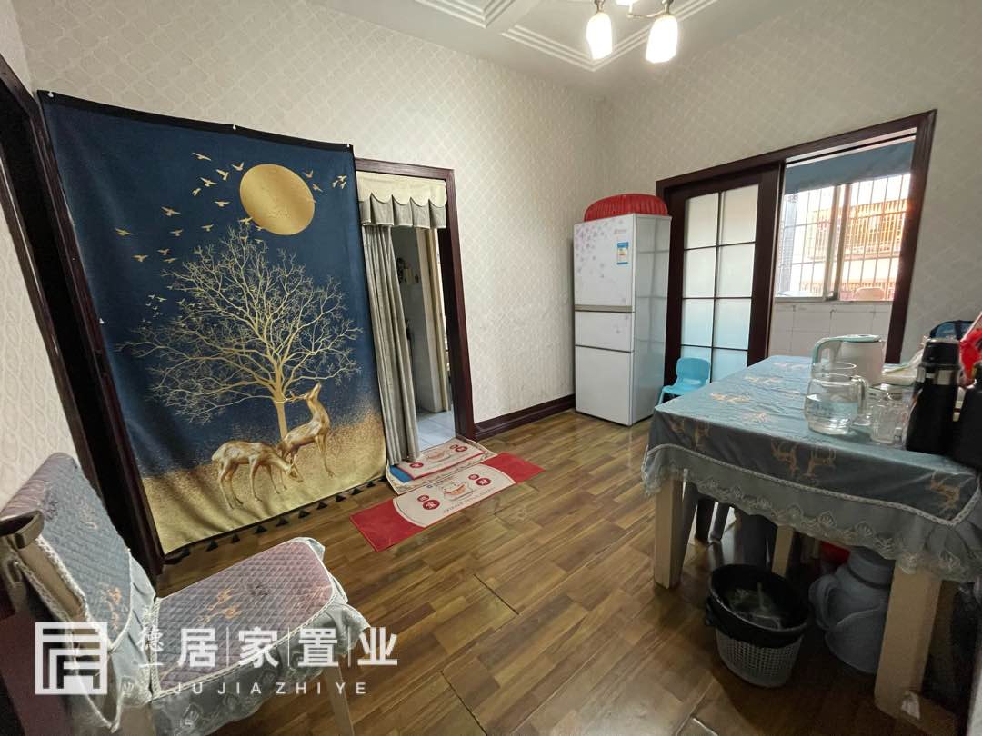 建设街市政府,政府小区，精装修3房，实小在对面，出行方便8