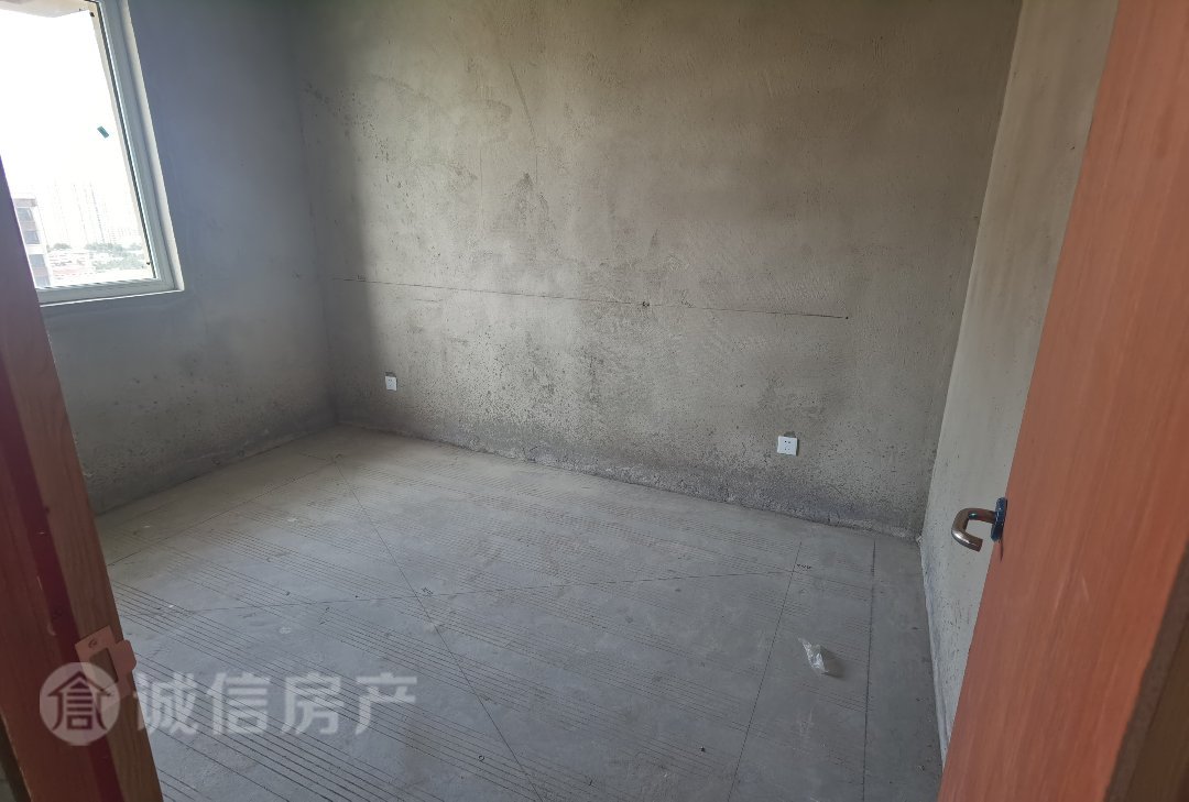 河景花园安置区,看房有钥匙，房主诚心卖4