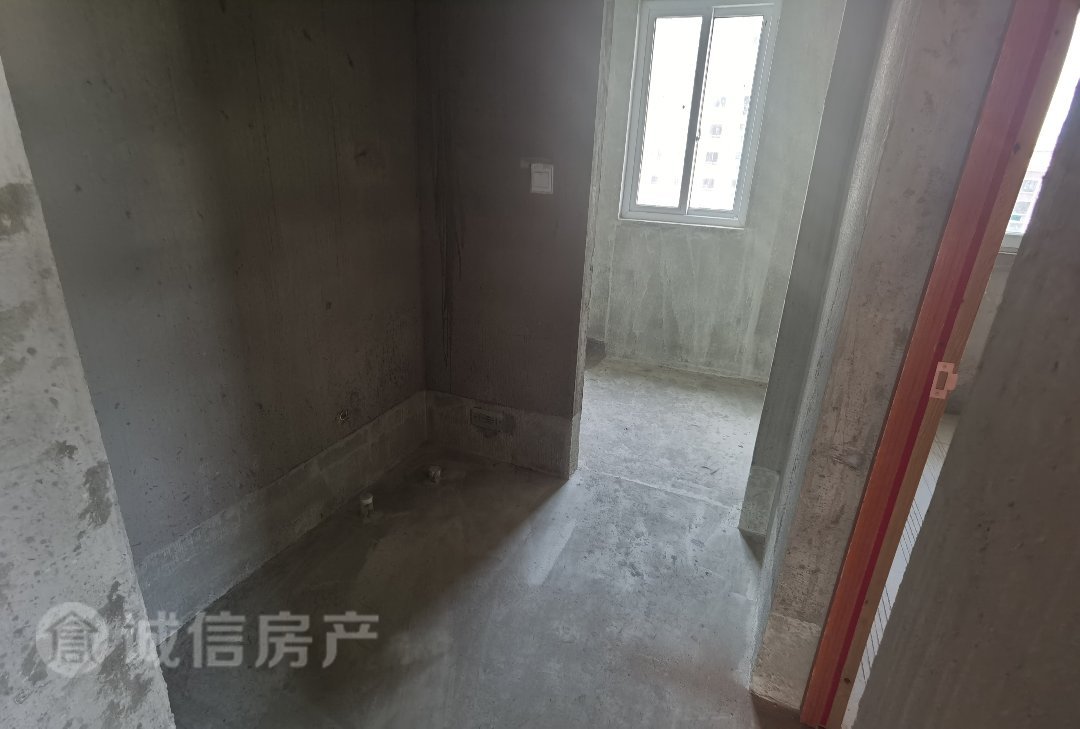 河景花园安置区,看房有钥匙，房主诚心卖8